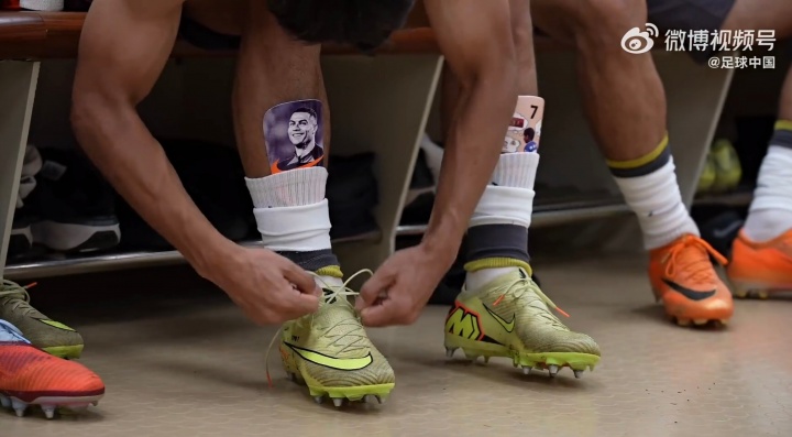 Kaiyun开云官方网站中国登录-“重庆C罗”！向余望护腿板是偶像C罗，昨晚破门后模仿C罗SIU庆祝